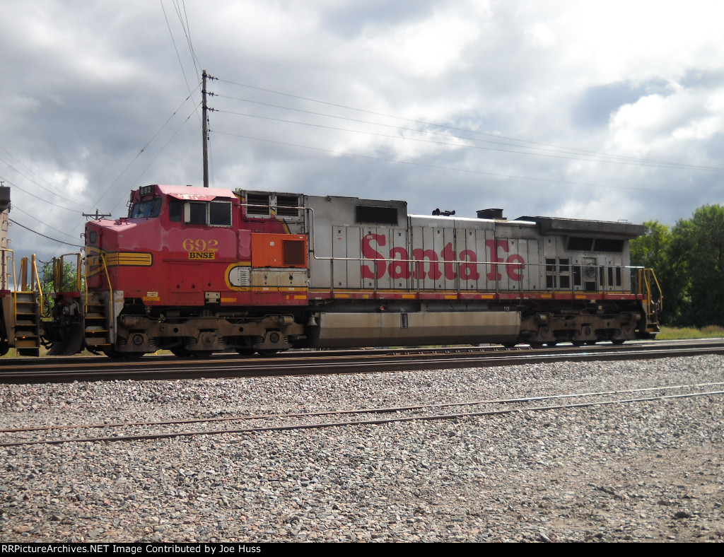 BNSF 692